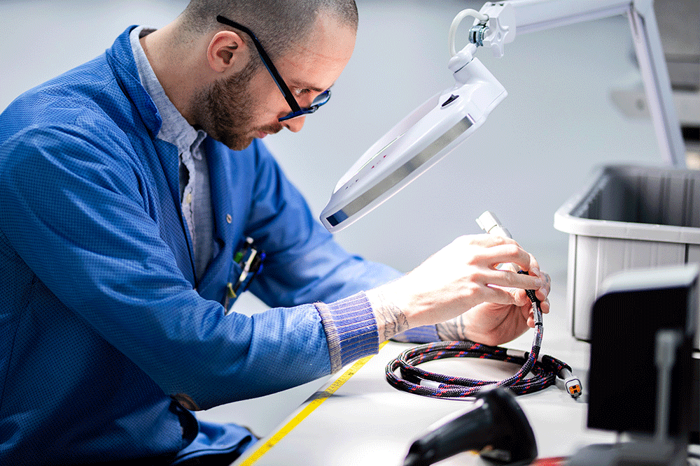 testing cables. inspecting auto harness, precision cables